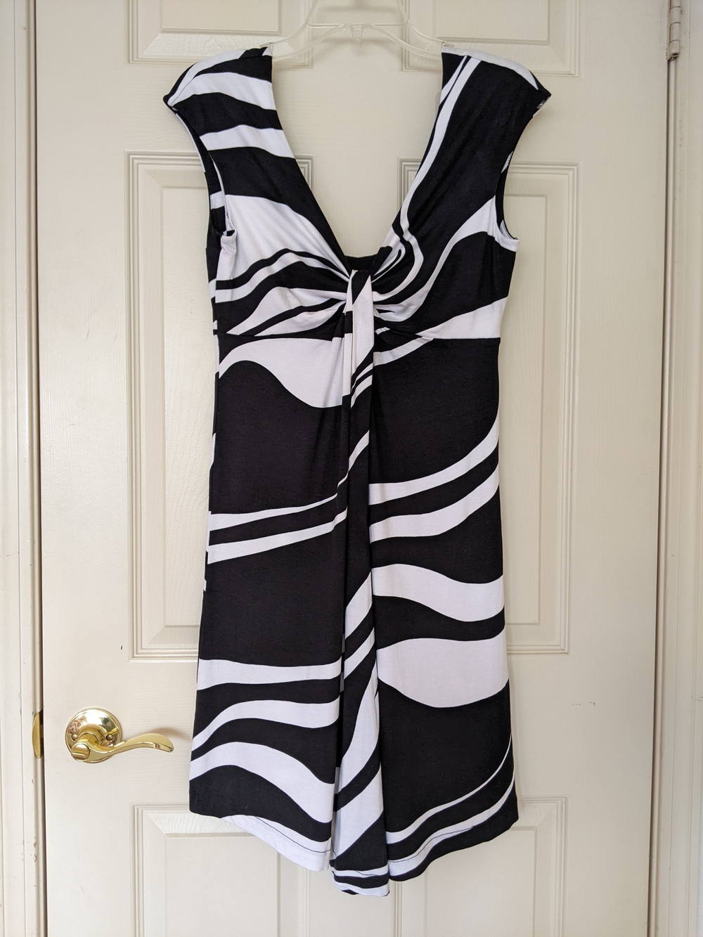 Express Stretchable Black & White Wave-Print Sleeveless Dress.
